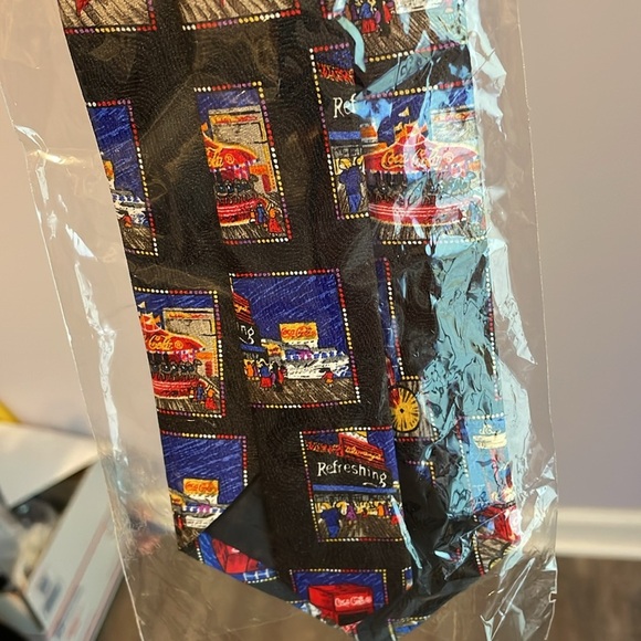 Coca Cola Vintage Made in Korea Polyester Necktie Tie Logo Fair Carnival - Picture 12 of 14